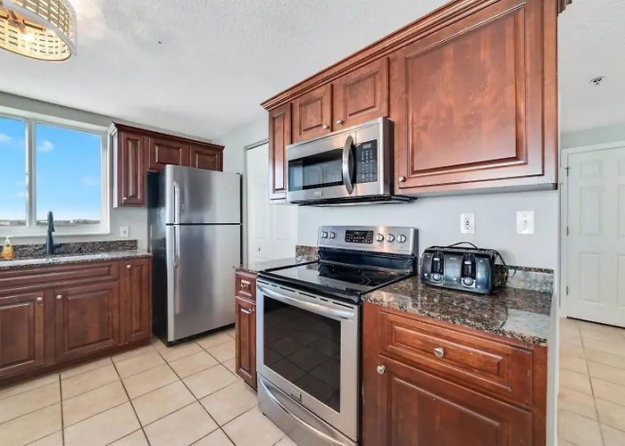 Bristol 710- Endless Beachfront Views 7th Floor Wrap Around Balcony